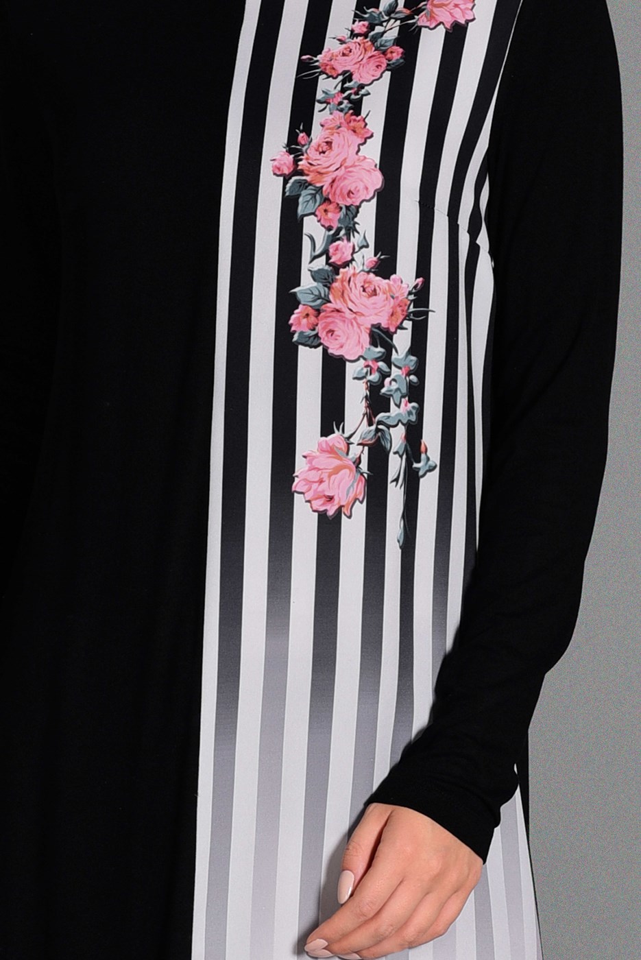 Tesettür giyim SİYAH DESENLİ TUNİK 4636