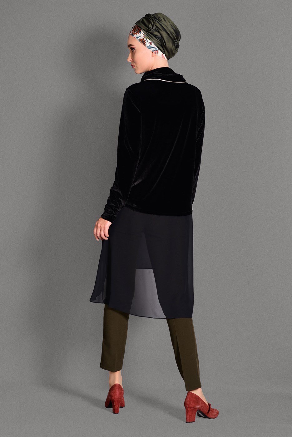 Tesettür giyim SİYAH HAKİM YAKA ETEK UCU TÜL KADİFE TUNİK 4678 