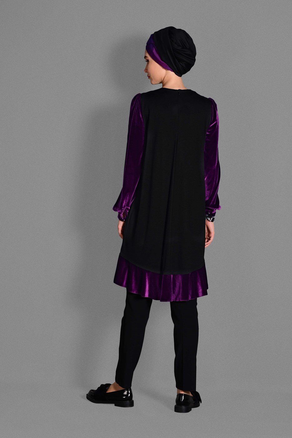 Tesettür giyim SİYAH KADİFE KUMAŞ DETAYLI TUNİK 4732 