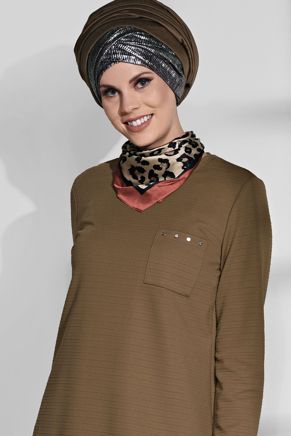 Tesettür giyim KAHVE ARKASI UZUN CEPLİ TUNİK 4773