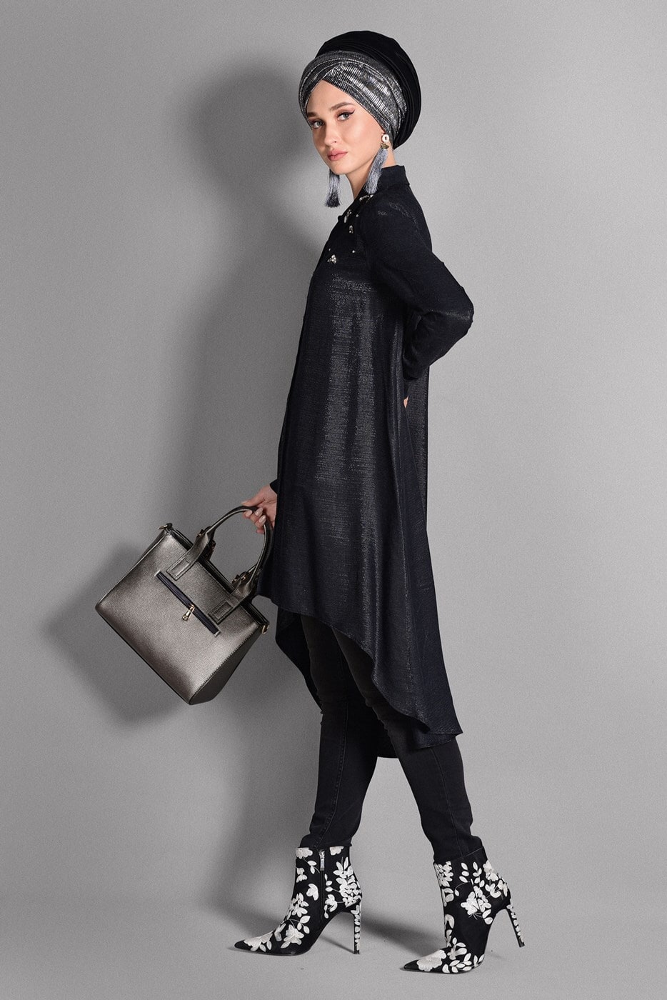 Tesettür giyim SİYAH GENİŞ KESİM SİMLİ TUNİK 4782 