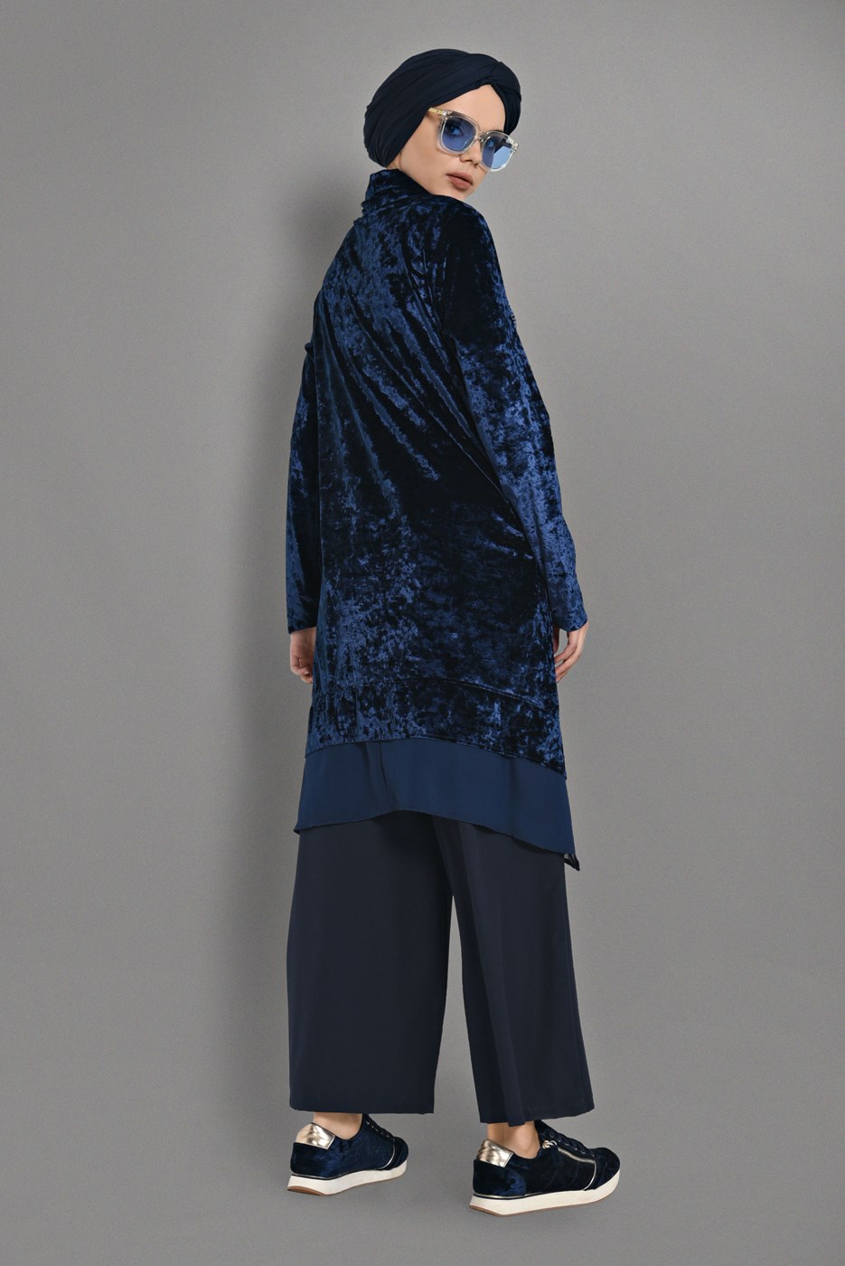 Tesettür giyim LACİVERT TAŞ BASKILI KADİFE TUNİK 4868 