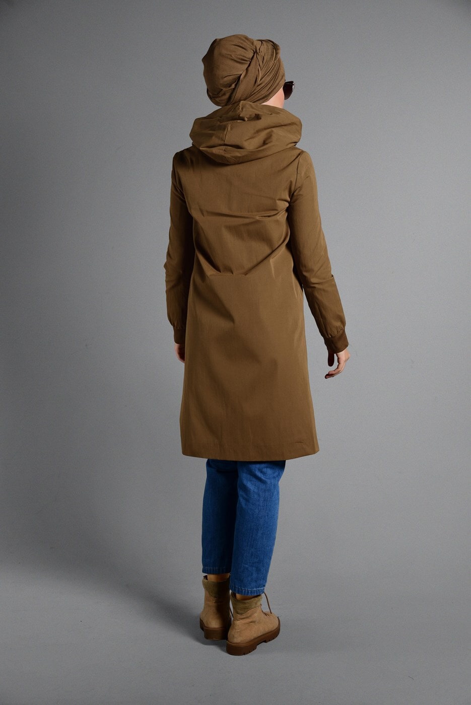 Tesettür giyim TABA KAPÜŞONLU PELUŞ ASTARLI TRENÇKOT  41471