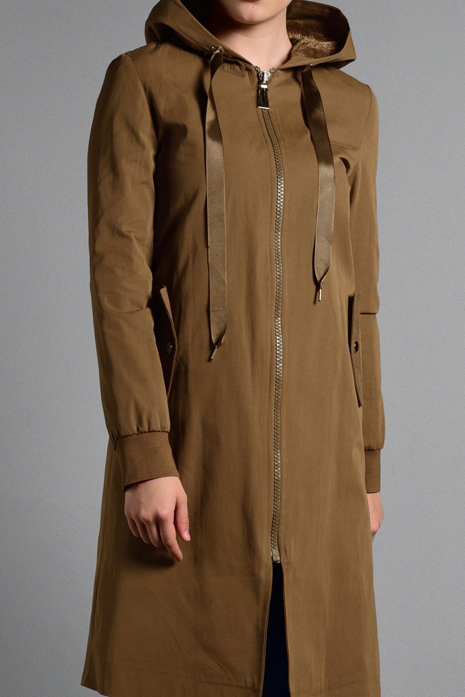 Tesettür giyim TABA KAPÜŞONLU PELUŞ ASTARLI TRENÇKOT  41471