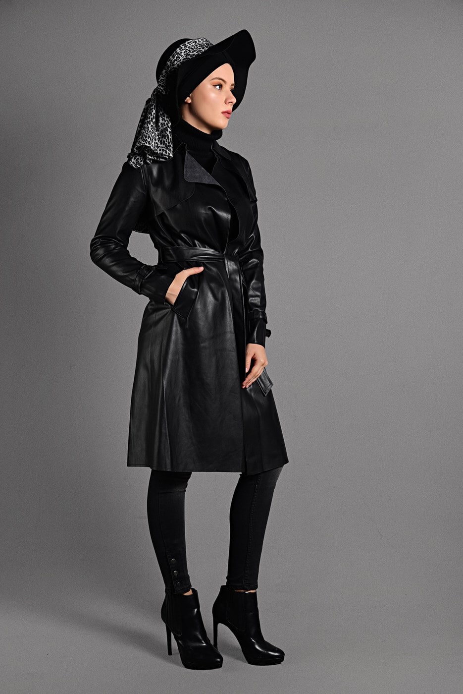 Vêtements hijab NOIR IMPERMÉABLE EN DAIM À CLASSIQUE 0446