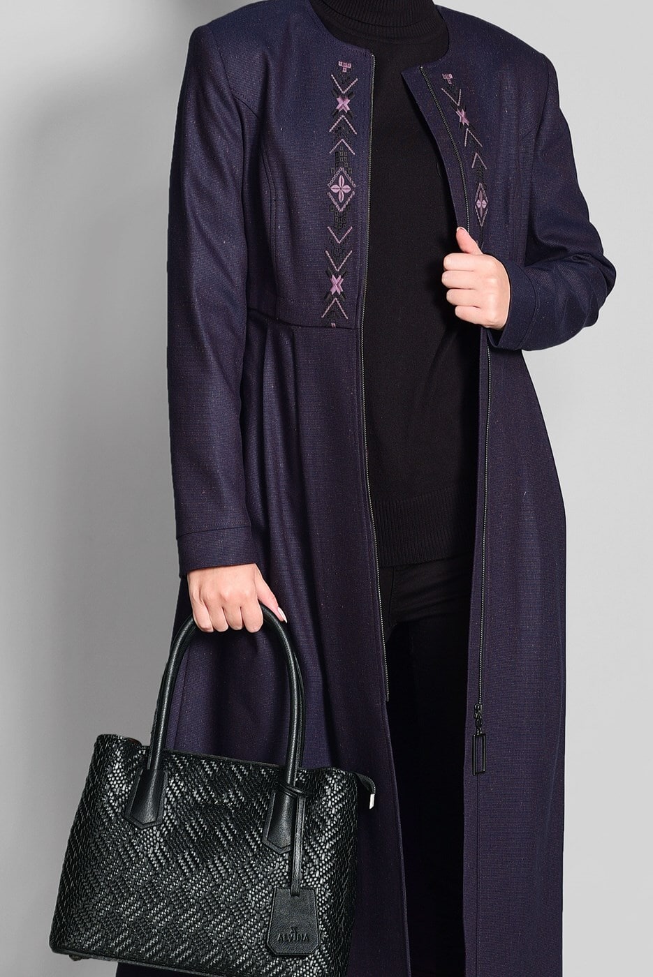 Tesettür giyim MOR NAKIŞ DETAYLI FERMUARLI TRENÇKOT 1145