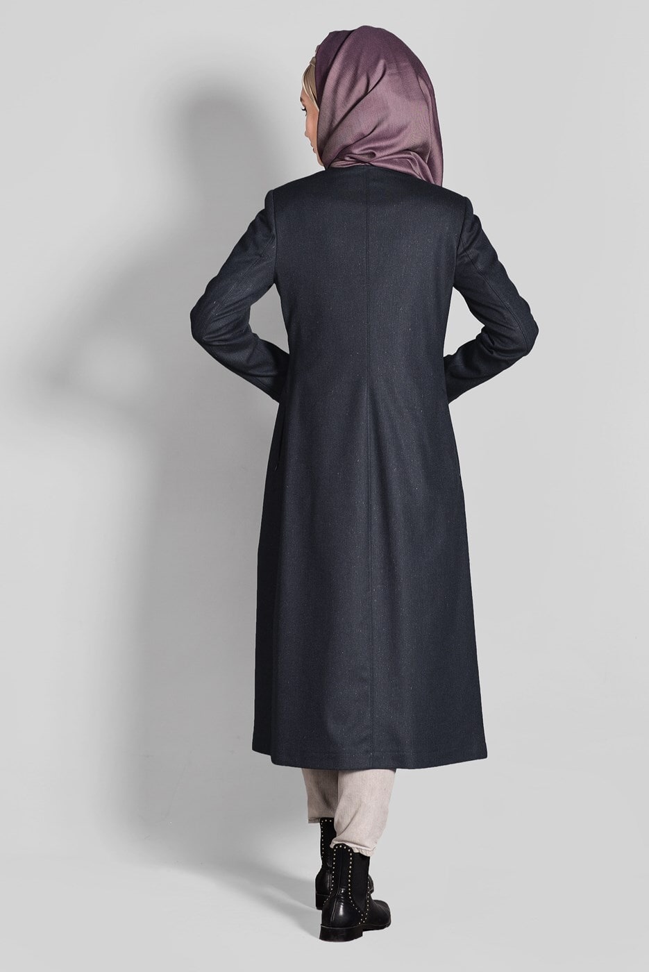 Tesettür giyim GRİ NAKIŞ DETAYLI FERMUARLI TRENÇKOT 1145