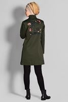 Tesettür giyim HAKİ PAMUKLU SIRTI NAKIŞ DETAYLI TRENÇKOT 1150 