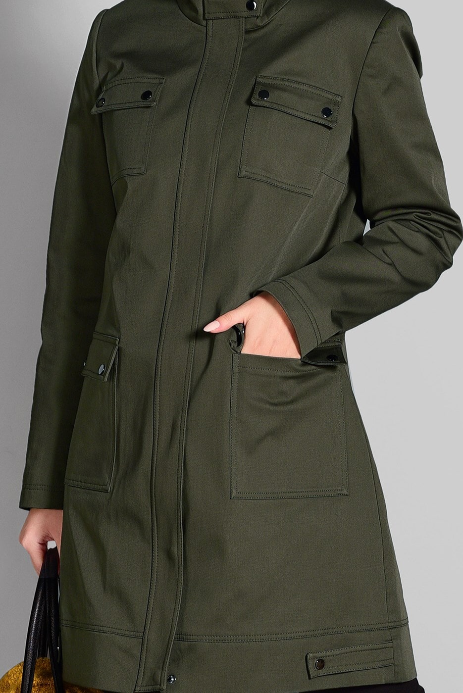 Tesettür giyim HAKİ PAMUKLU SIRTI NAKIŞ DETAYLI TRENÇKOT 1150 