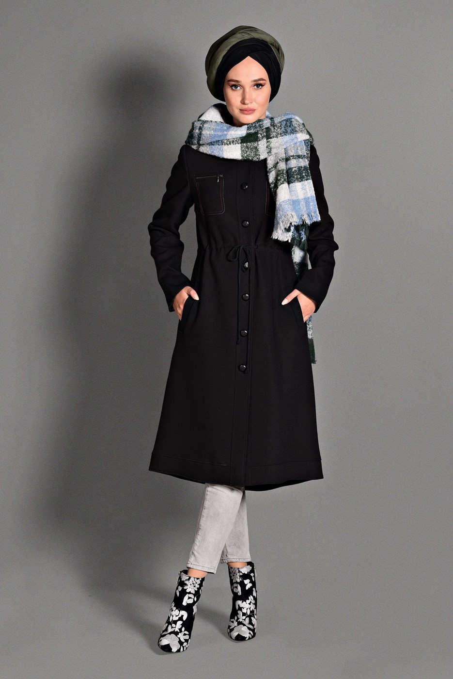 Tesettür giyim SİYAH DÜĞMELİ CEP DETAYLI TRENÇKOT 1157 