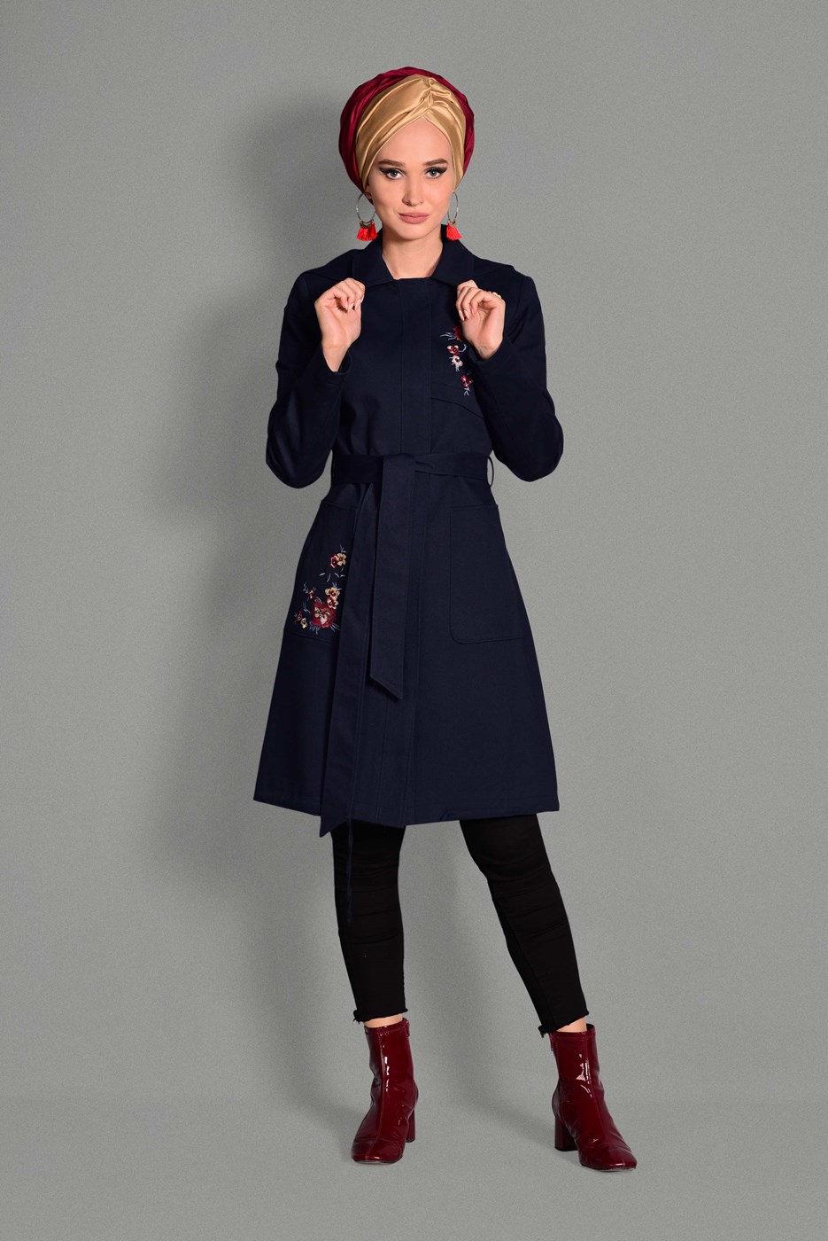 Tesettür giyim LACİVERT NAKIŞ DETAYLI BELİ KUŞAKLI TRENÇKOT 1159