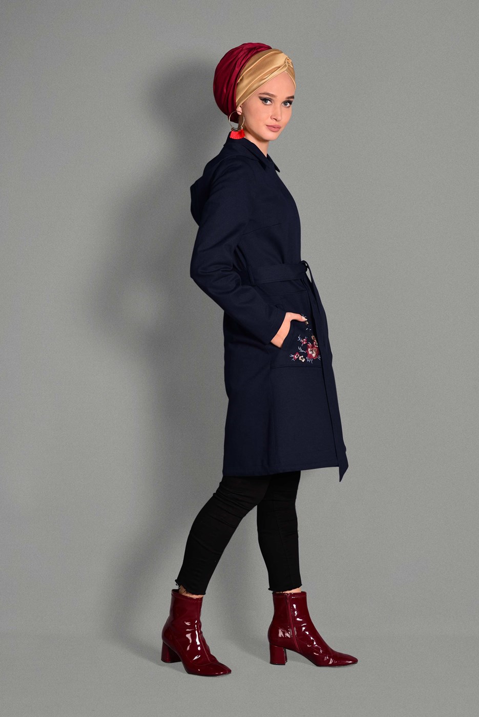 Tesettür giyim LACİVERT NAKIŞ DETAYLI BELİ KUŞAKLI TRENÇKOT 1159