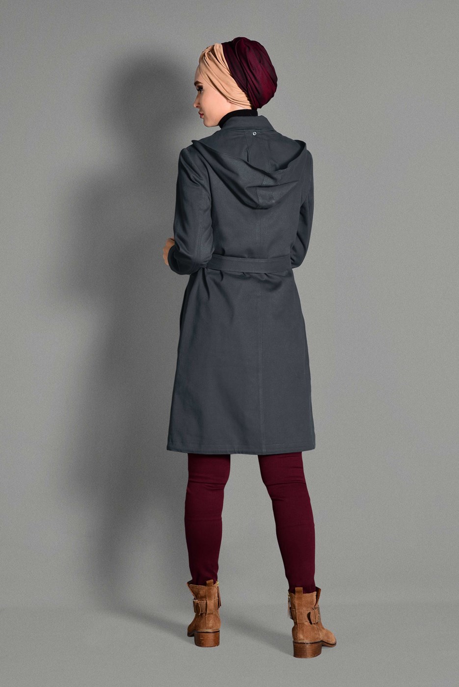 Tesettür giyim GRİ NAKIŞ DETAYLI BELİ KUŞAKLI TRENÇKOT 1159 