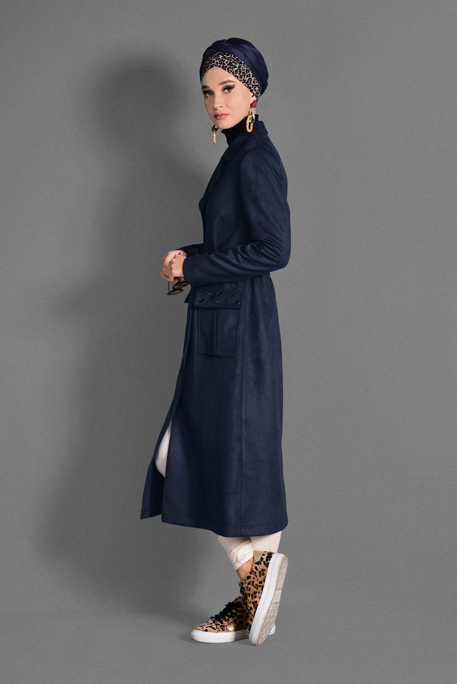 Tesettür giyim LACİVERT KUŞGÖZÜ DETAYLI SÜET TRENÇKOT 1168 