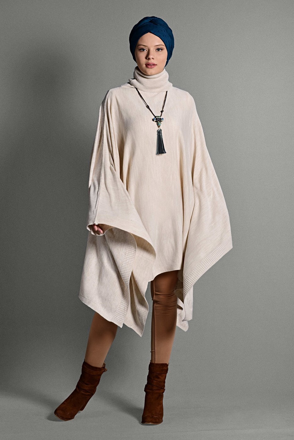 Tesettür giyim BEJ BALIKÇI YAKA SALAŞ PANÇO 89101 