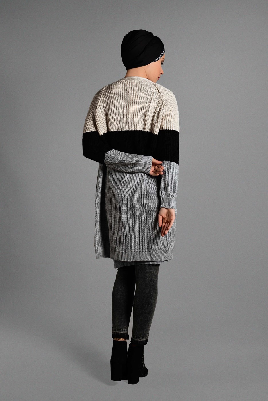 Tesettür giyim SİYAH RENKLİ TRİKO HIRKA 1919 