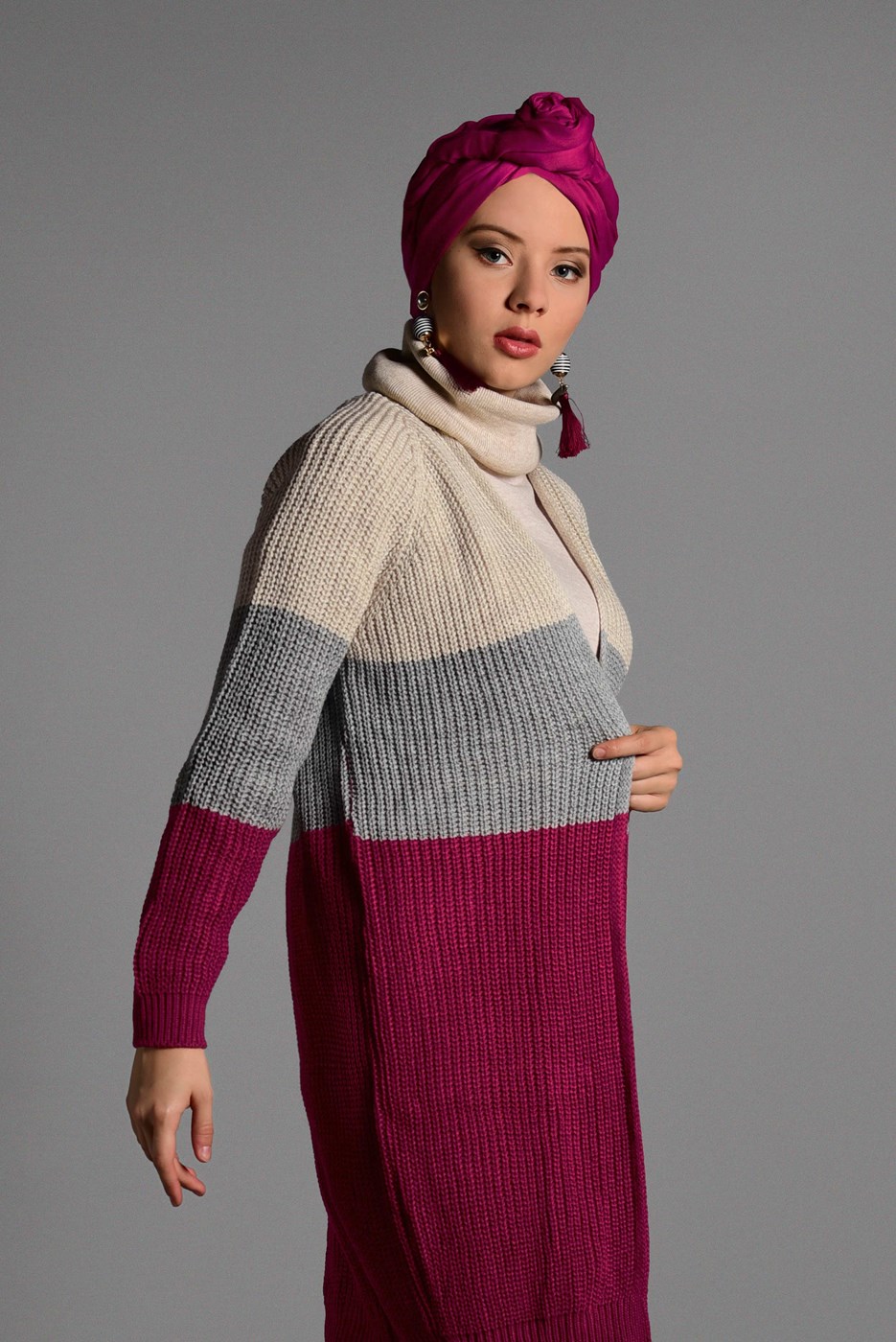 Tesettür giyim GRİ RENKLİ TRİKO HIRKA 1919 