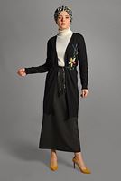 Tesettür giyim SİYAH NAKIŞLI TRİKO HIRKA 2619