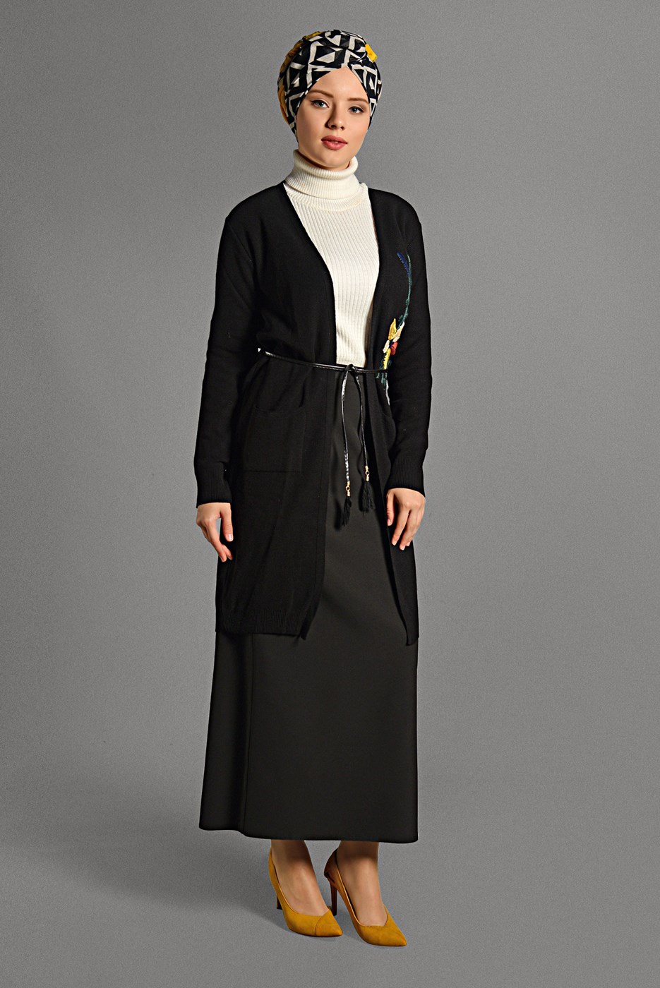 Tesettür giyim SİYAH NAKIŞLI TRİKO HIRKA 2619