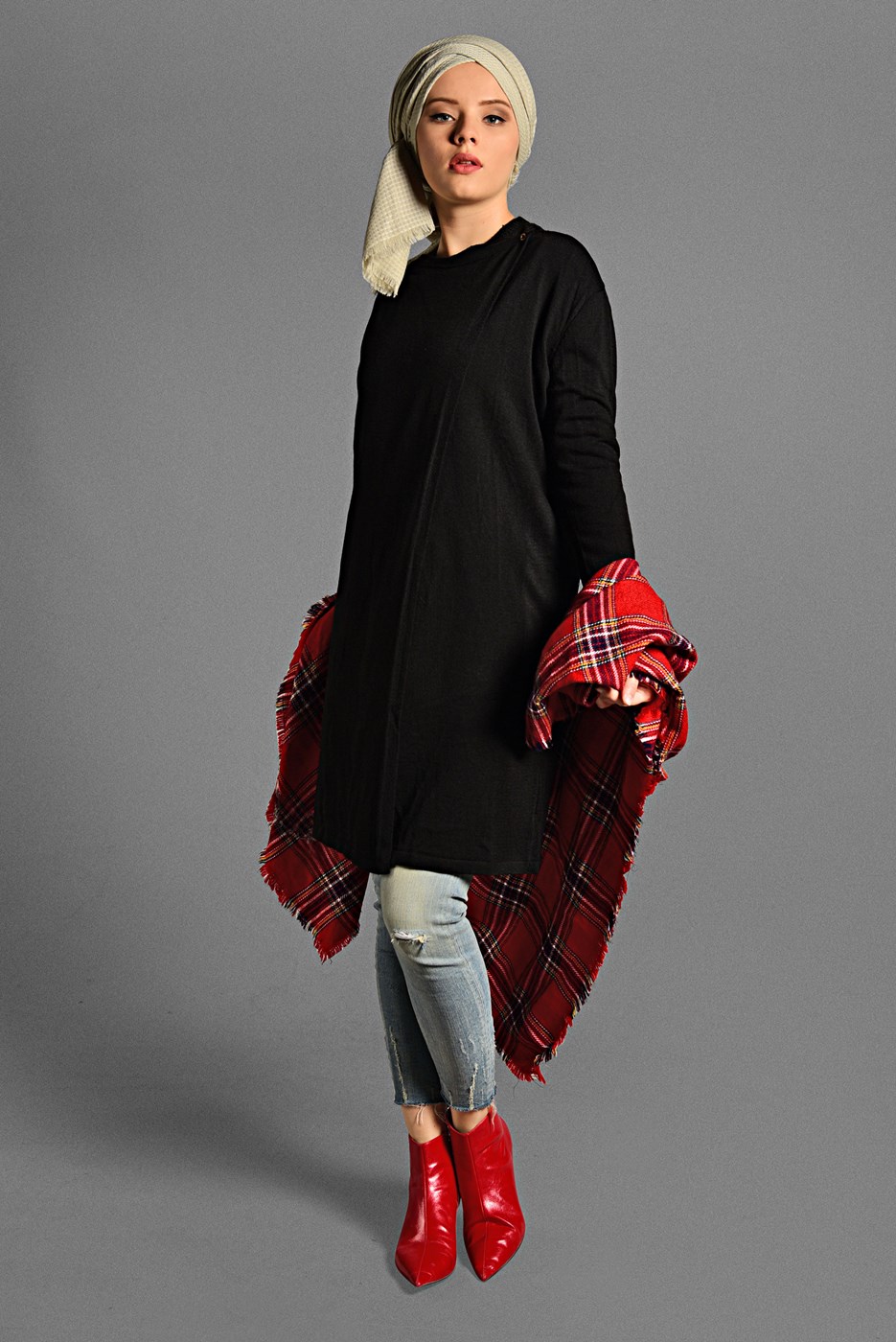 Tesettür giyim SİYAH ÇITÇIT DETAYLI TRİKO HIRKA 6519 