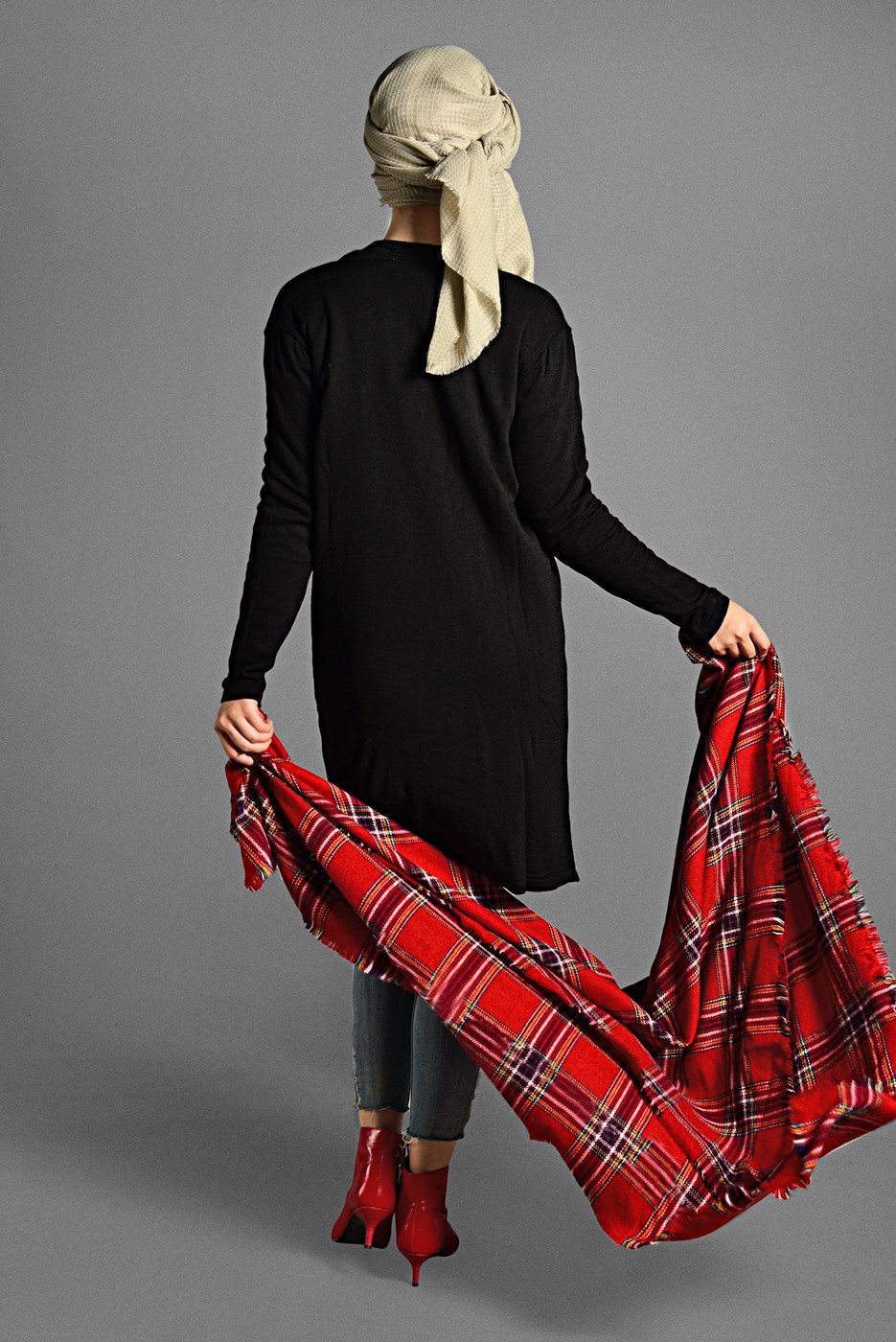 Tesettür giyim SİYAH ÇITÇIT DETAYLI TRİKO HIRKA 6519 