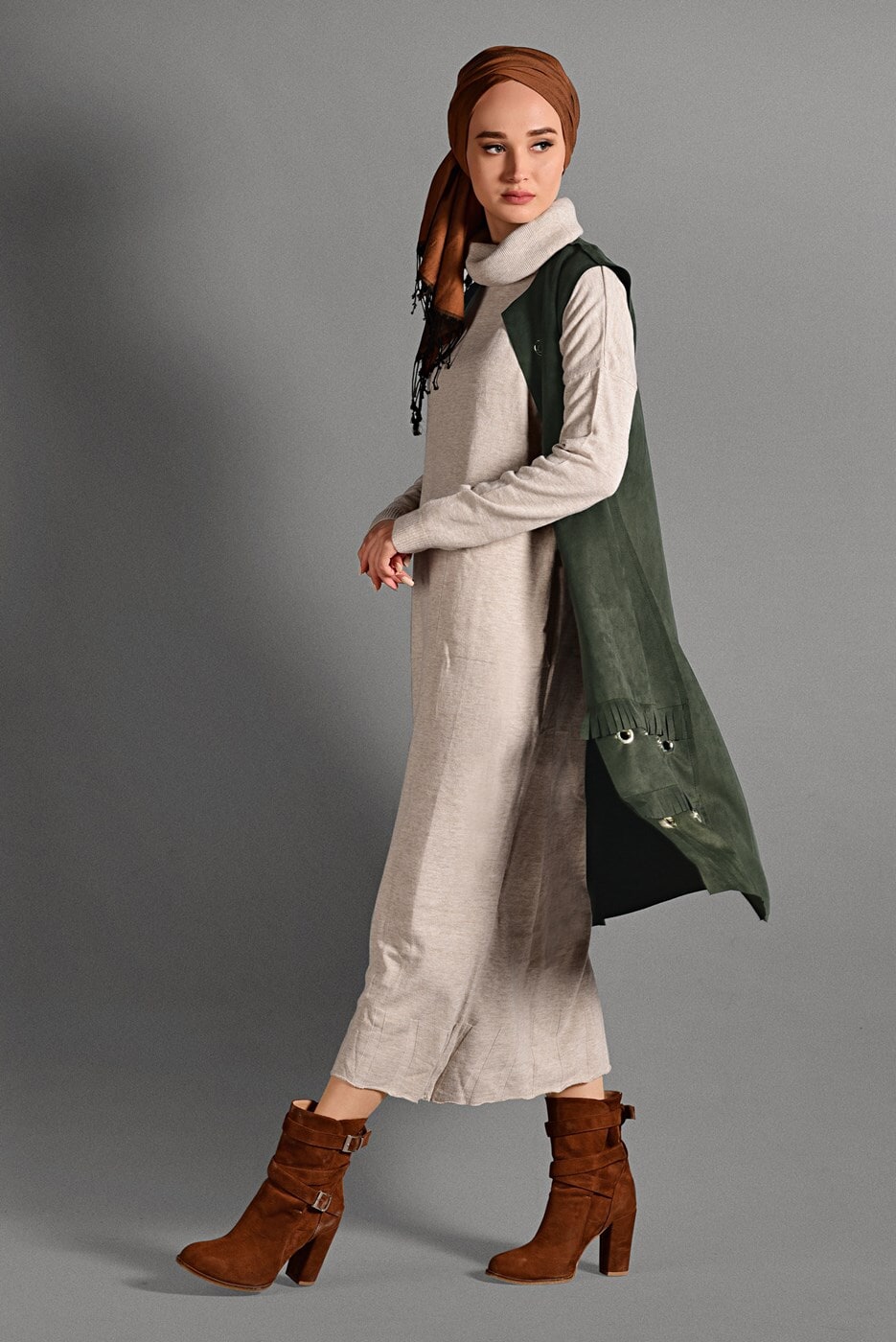 Vêtements hijab KAKI GILET EN DAIM À ŒILLETS 2418 