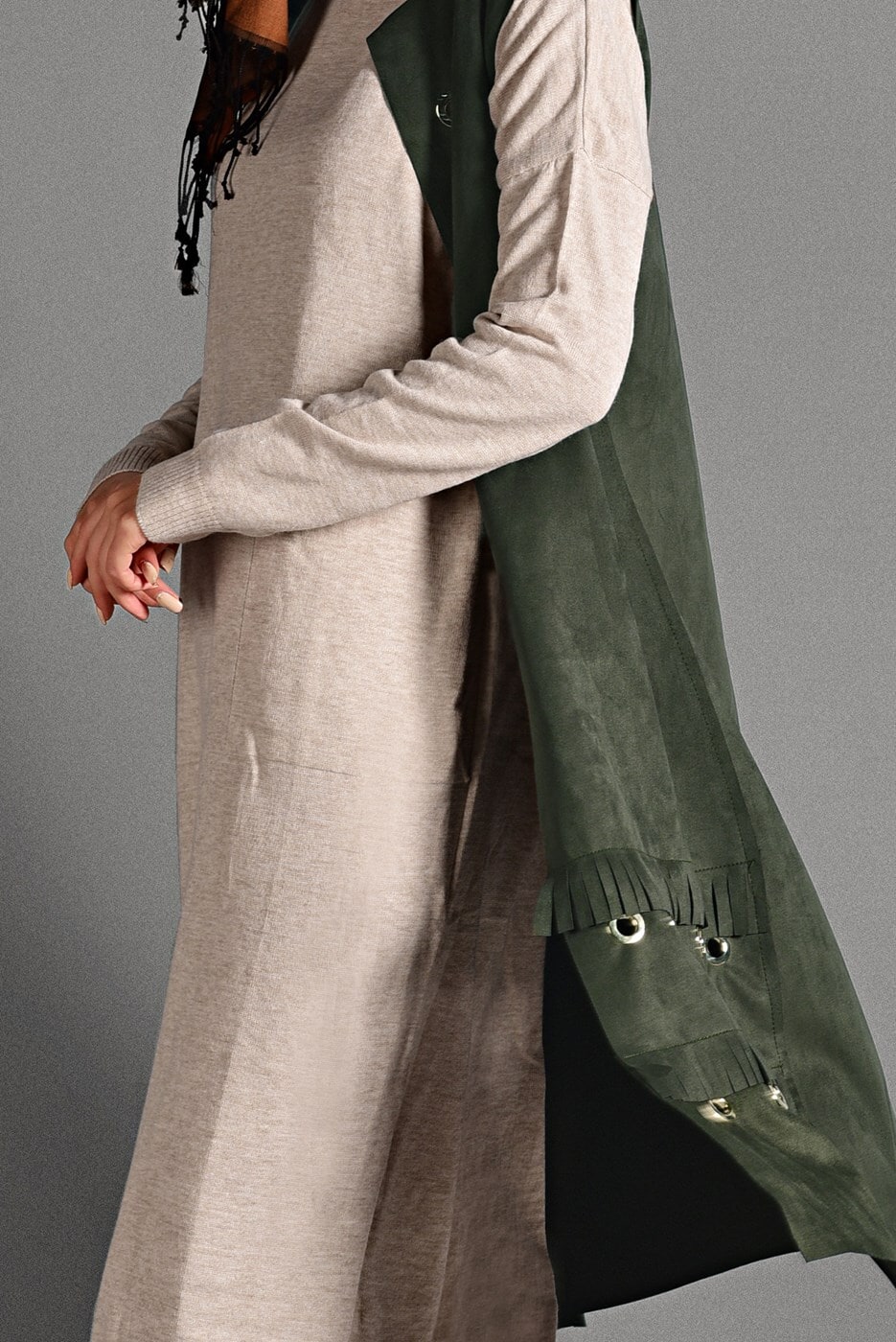 Vêtements hijab KAKI GILET EN DAIM À ŒILLETS 2418 