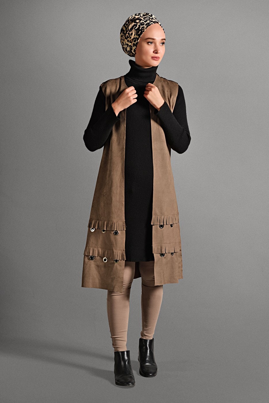 Vêtements hijab TABA GILET EN DAIM À ŒILLETS 2418 