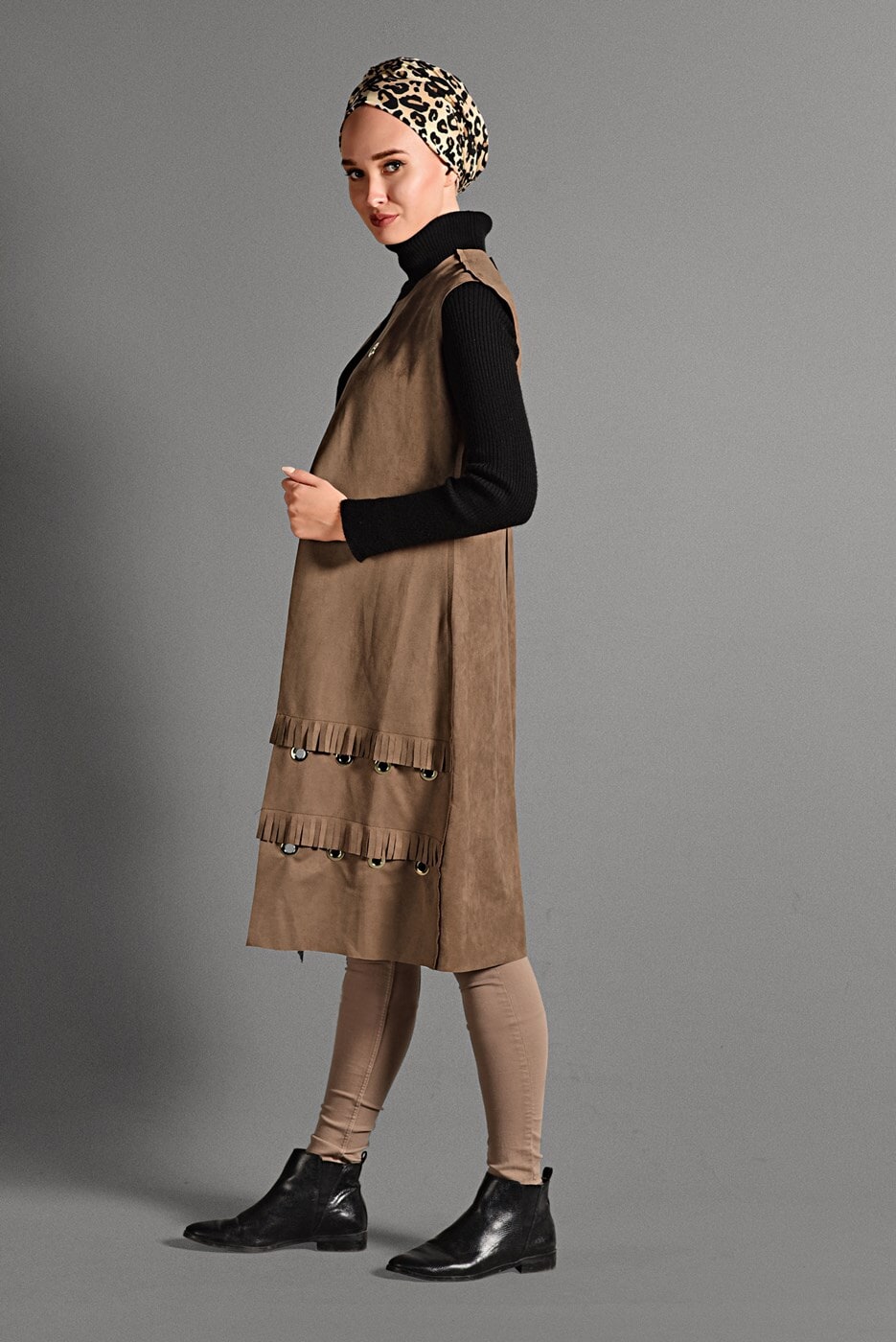 Vêtements hijab TABA GILET EN DAIM À ŒILLETS 2418 