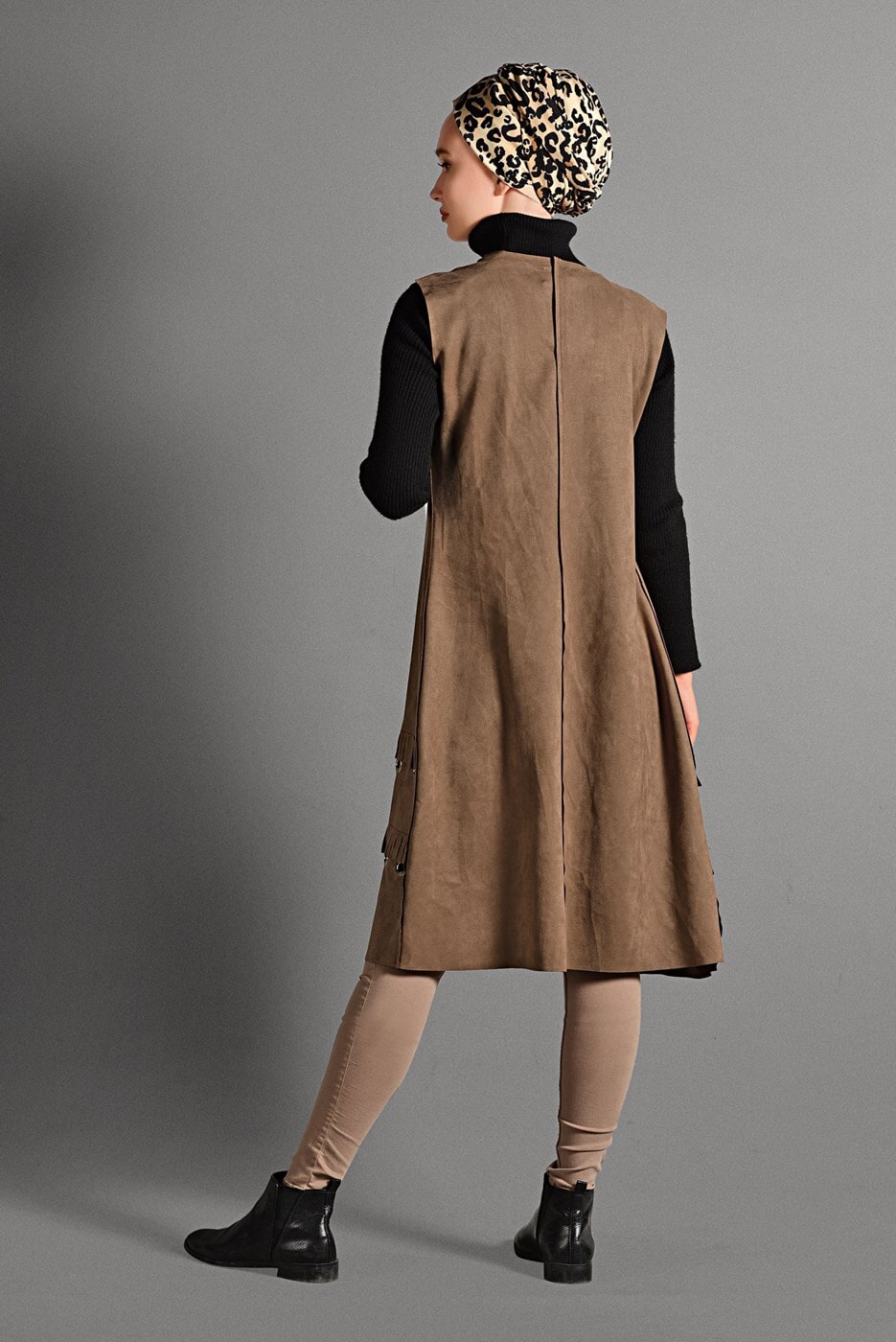 Vêtements hijab TABA GILET EN DAIM À ŒILLETS 2418 