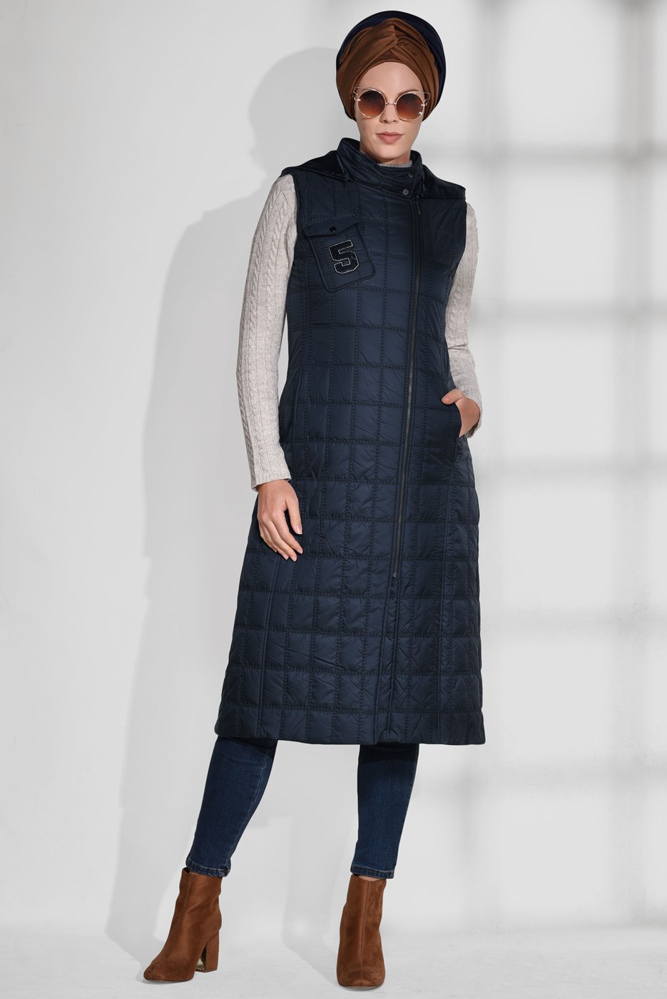 Tesettür giyim LACİVERT KAPÜŞONLU KAPİTONE YELEK 9737 