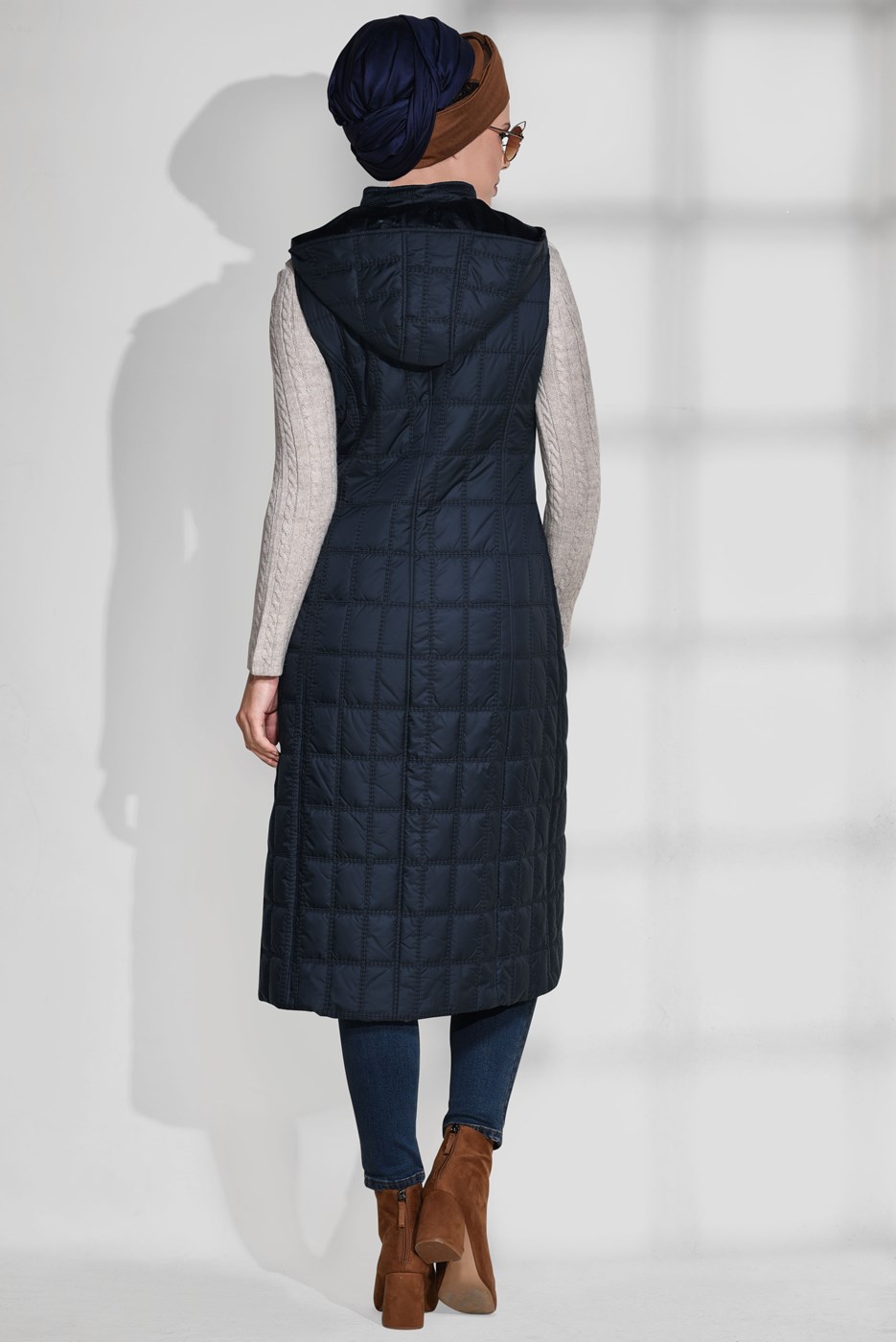 Tesettür giyim LACİVERT KAPÜŞONLU KAPİTONE YELEK 9737 