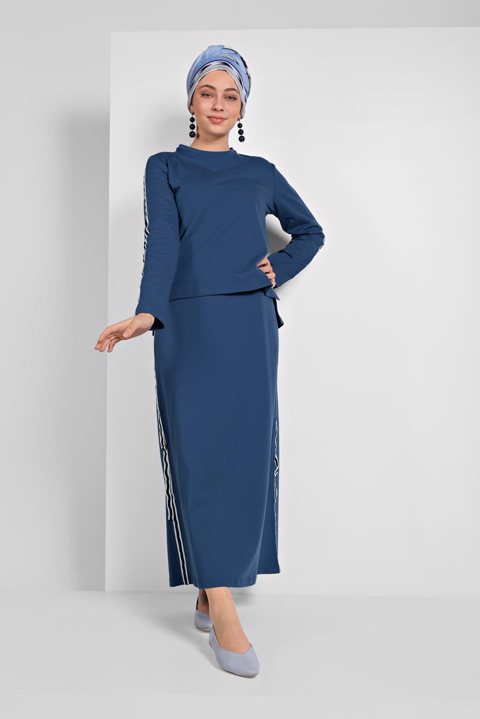 Tesettür giyim MAVİ ŞERİT DETAYLI ETEKLİ TAKIM T 94108