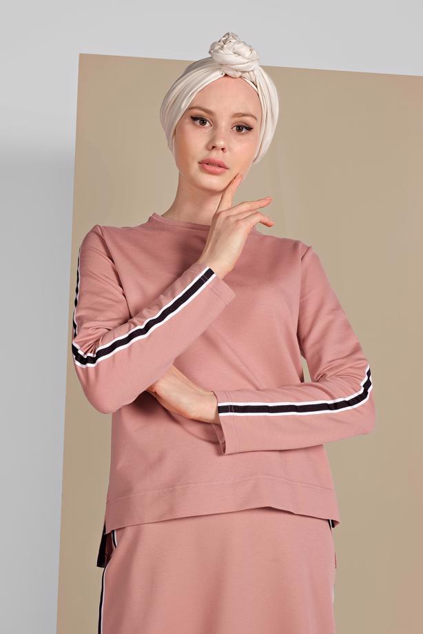 Tesettür giyim  ŞERİT DETAYLI ETEKLİ TAKIM T 94108 - TRENDTESETTÜR
