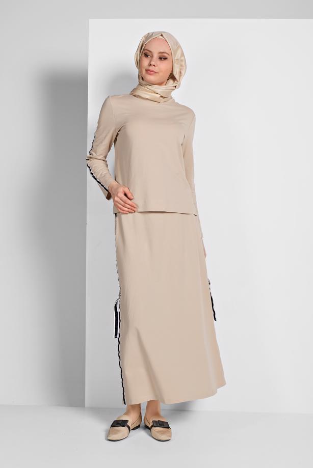 Tesettür giyim ŞERİT DETAYLI ETEKLİ TAKIM T 94108 - TRENDTESETTÜR