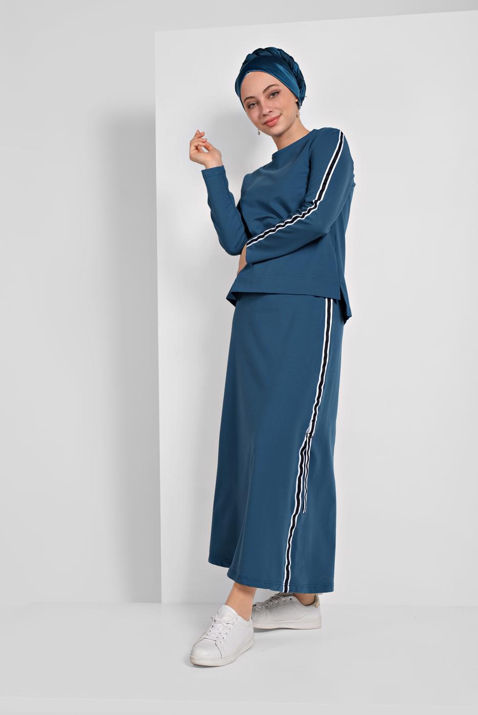 Tesettür giyim MAVİ ŞERİT DETAYLI ETEKLİ TAKIM T 94108