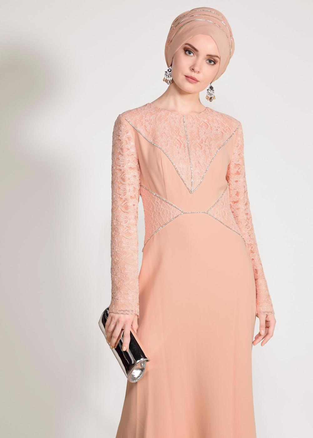 Tesettür giyim PUDRA DANTEL VE TAŞ DETAYLI ABİYE ELBİSE T 5423