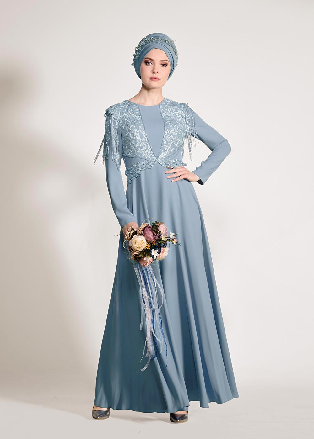 Tesettür giyim MAVİ GÜPÜRLÜ OMUZLARI SAÇAKLI ABİYE ELBİSE 5500