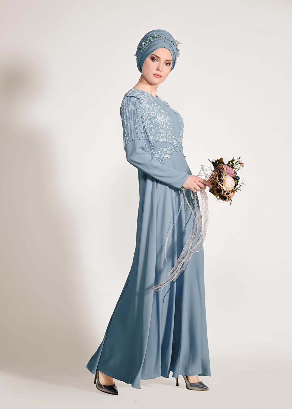 Tesettür giyim MAVİ GÜPÜRLÜ OMUZLARI SAÇAKLI ABİYE ELBİSE 5500