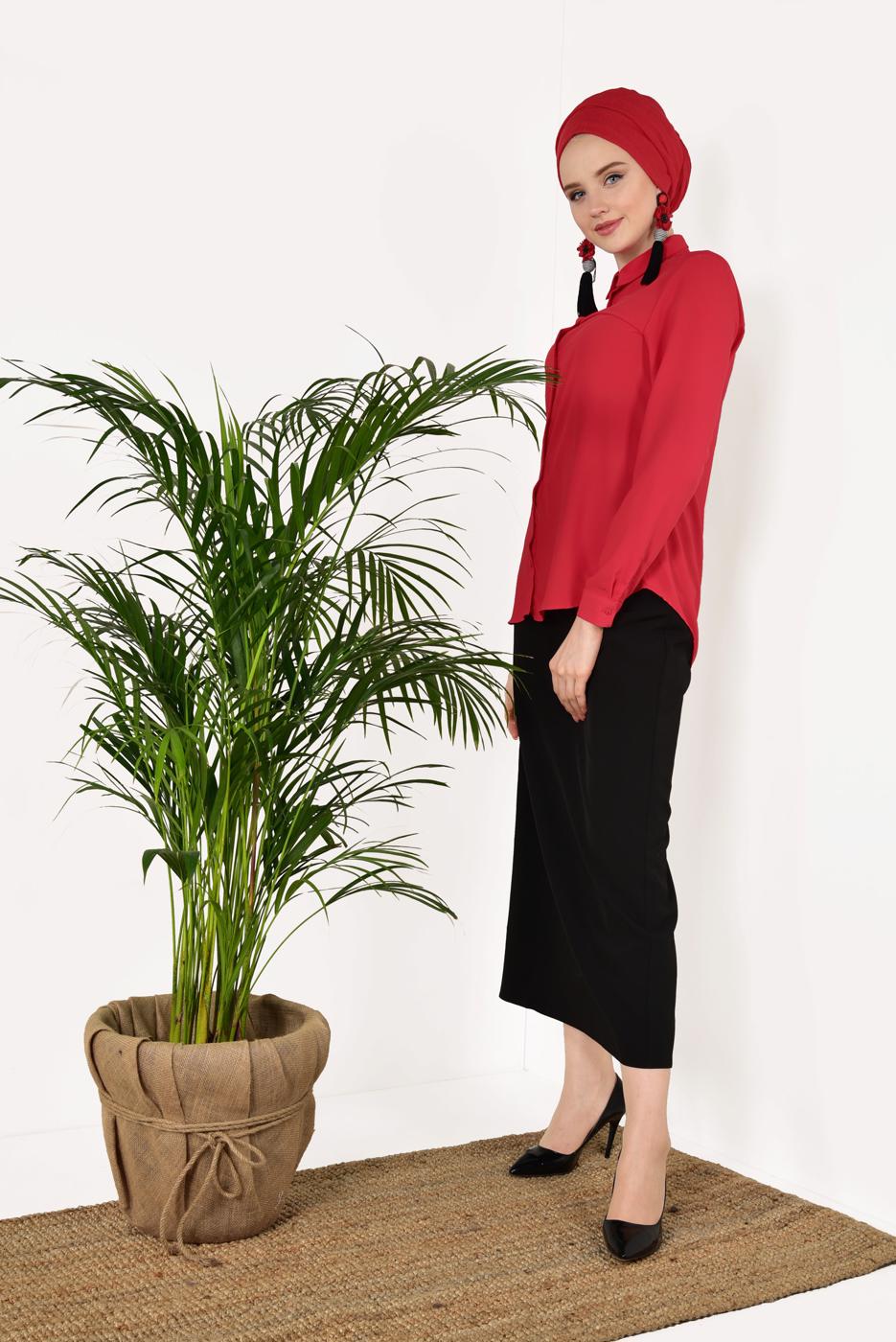 Tesettür giyim KIRMIZI ERKEK YAKA DANTEL DETAYLI BLUZ 0152