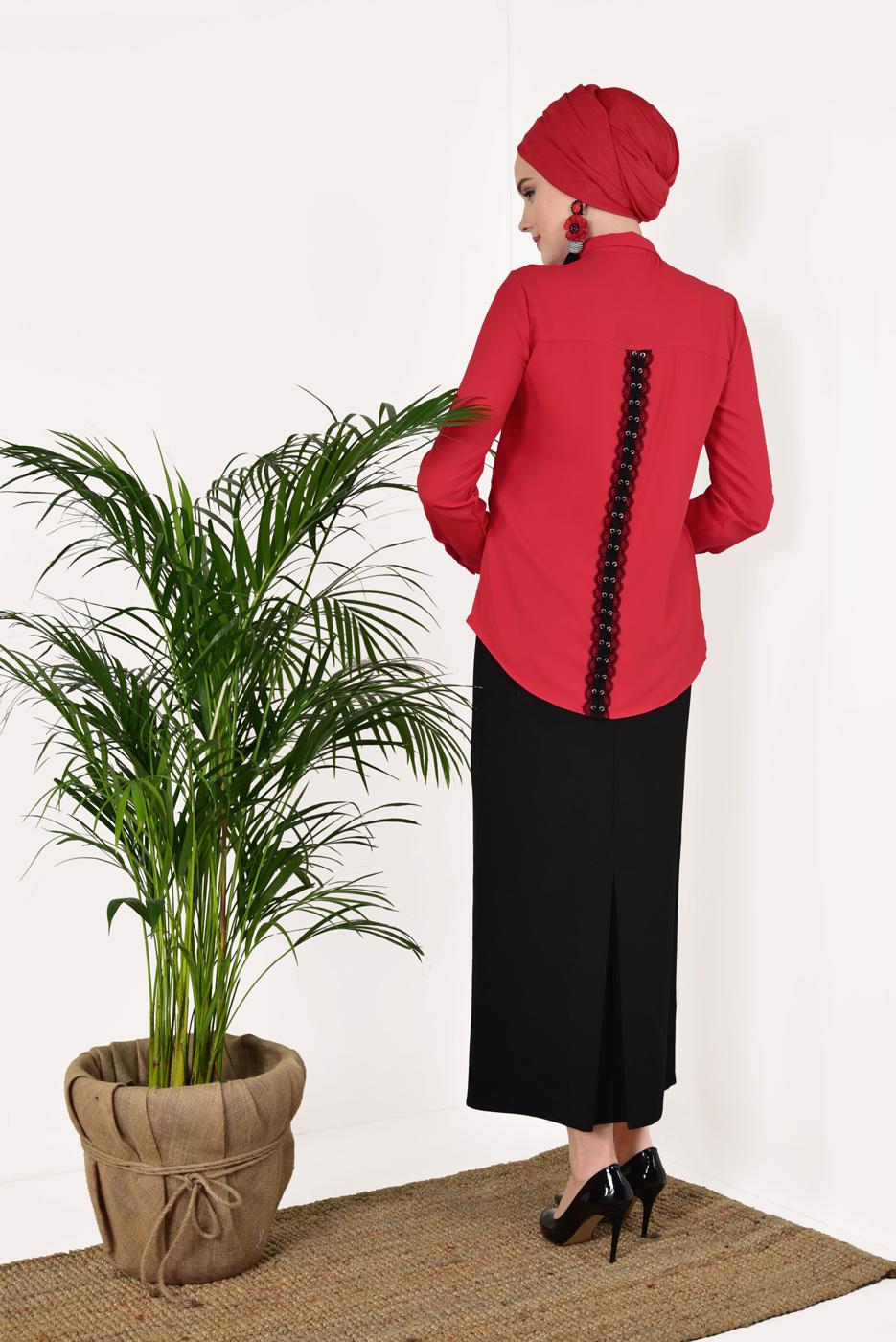 Tesettür giyim KIRMIZI ERKEK YAKA DANTEL DETAYLI BLUZ 0152