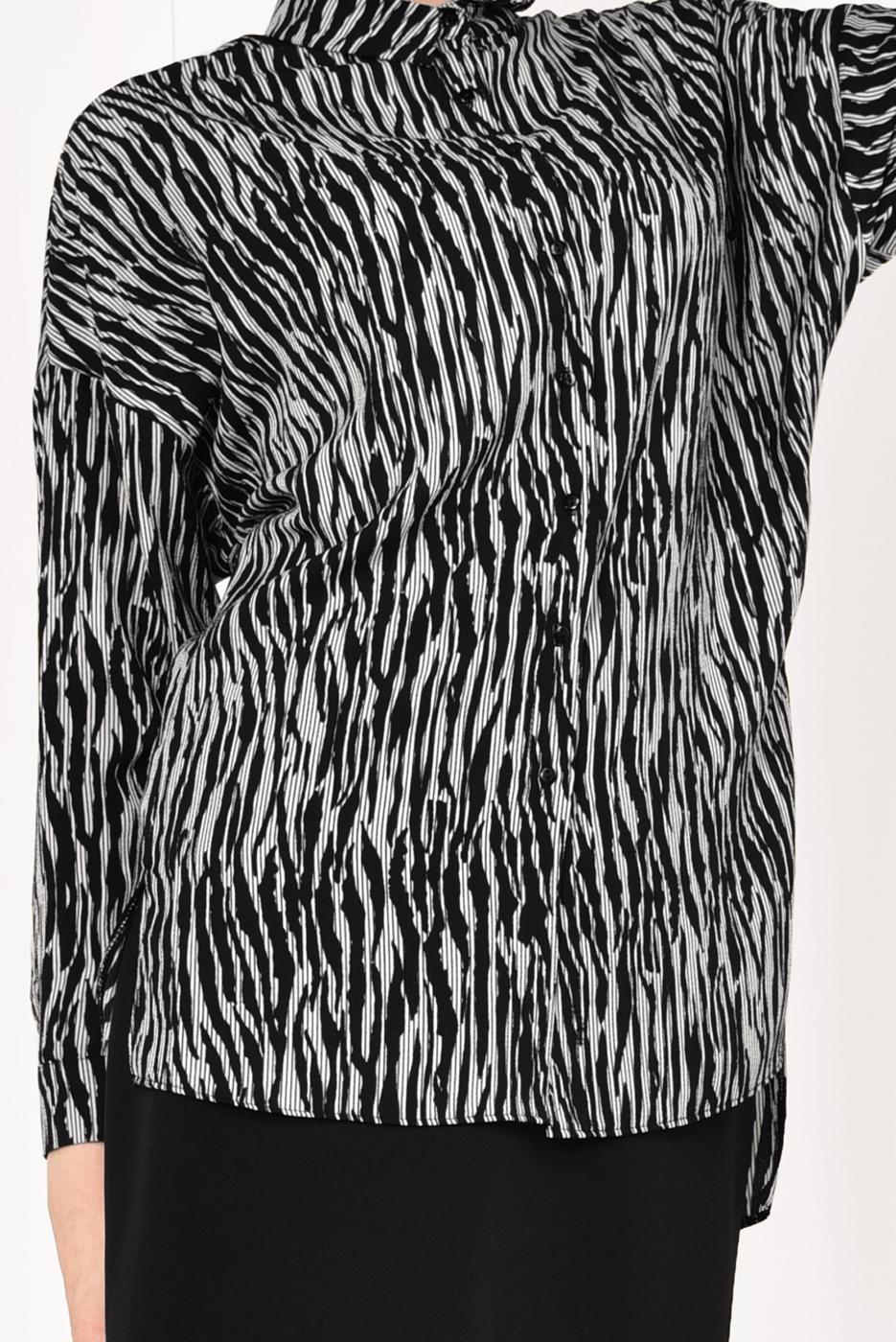 Tesettür giyim SİYAH ZEBRA DESENLİ YARASA KOL BLUZ 0202