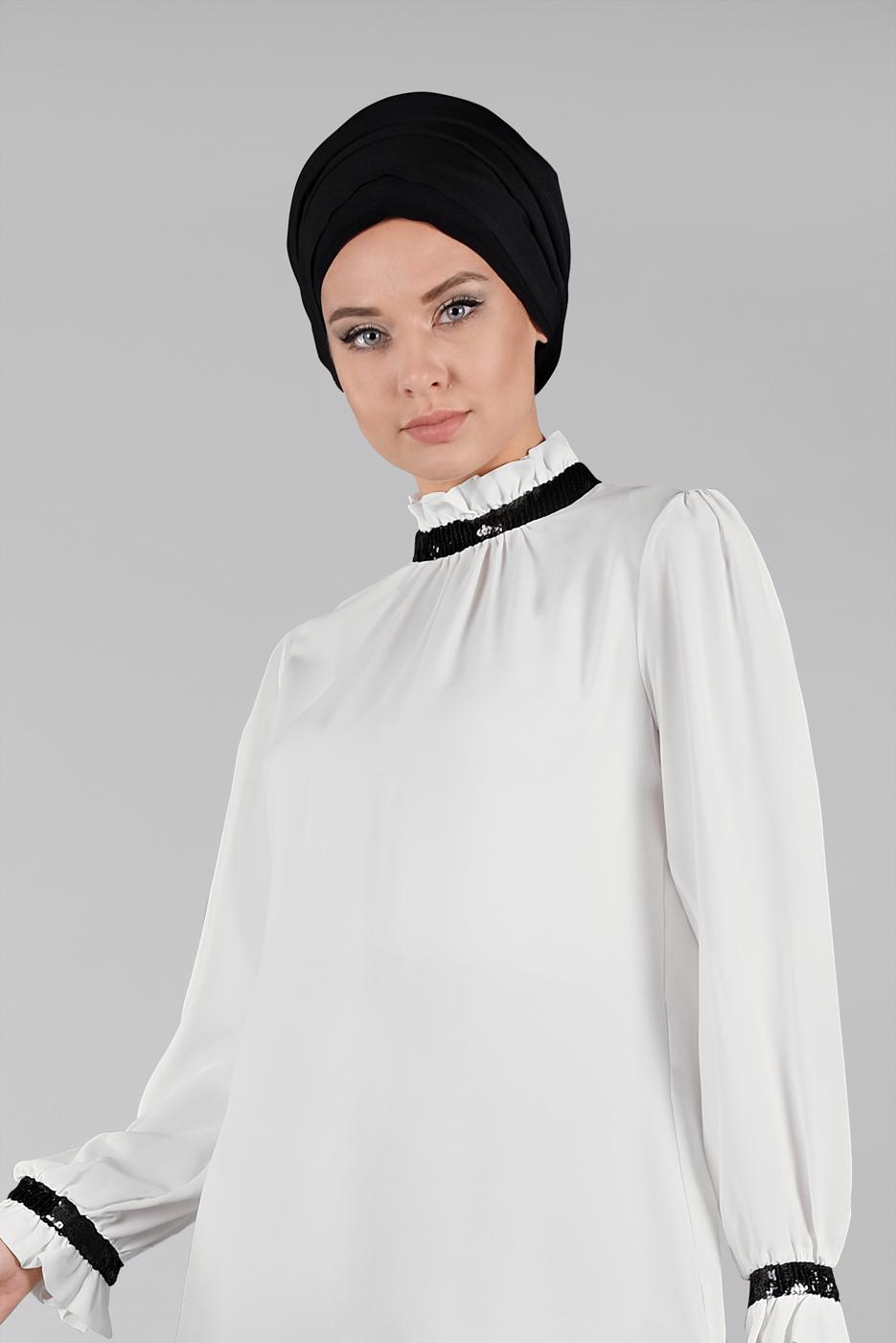 Tesettür giyim EKRU YAKA KISMI PAYET  DETAYLI BÜZGÜLÜ BLUZ 5201