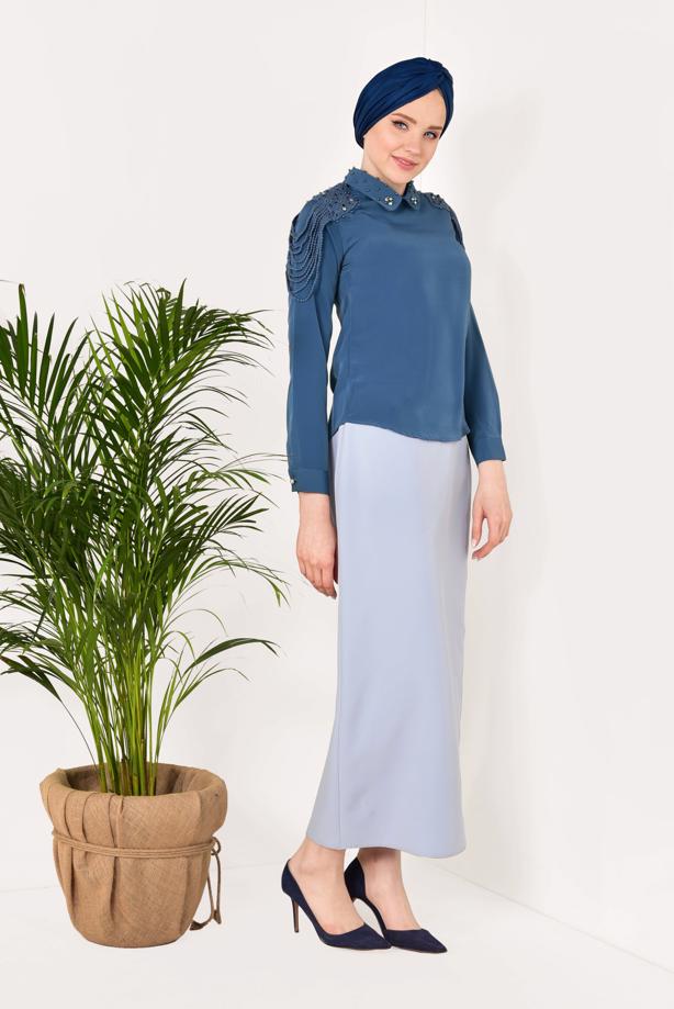Tesettür giyim LACİVERT YAKASI VE OMUZLARI BONCUK DETAYLI BLUZ 8146 - TRENDTESETTÜR