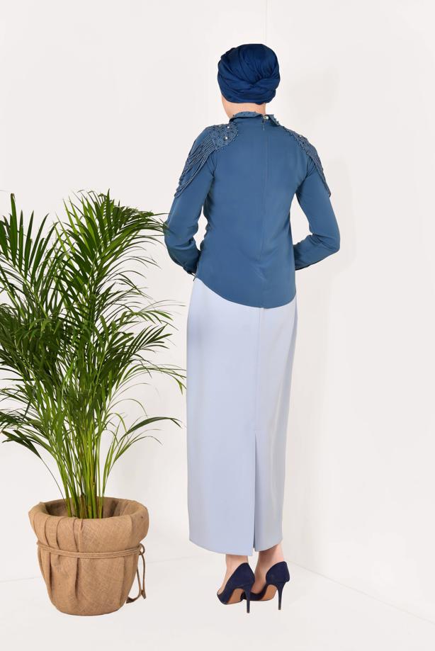 Tesettür giyim LACİVERT YAKASI VE OMUZLARI BONCUK DETAYLI BLUZ 8146 - TRENDTESETTÜR