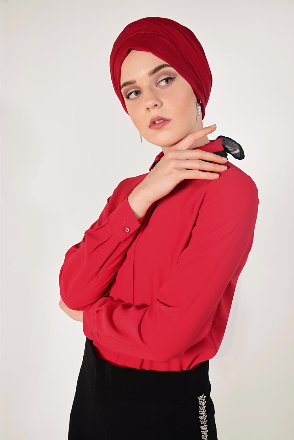 Tesettür giyim KIRMIZI GİZLİ DÜĞMELİ ŞİFON BLUZ T 9052