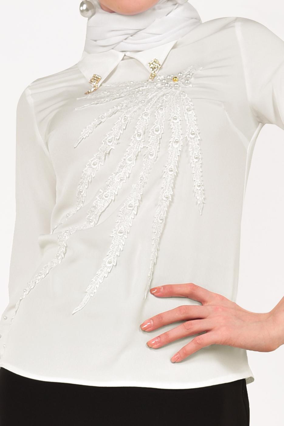 Hijab clothing CREAM T 9946 AYTE-YAKA UCU AKSESUARLI İŞLEMELİ BLUZ