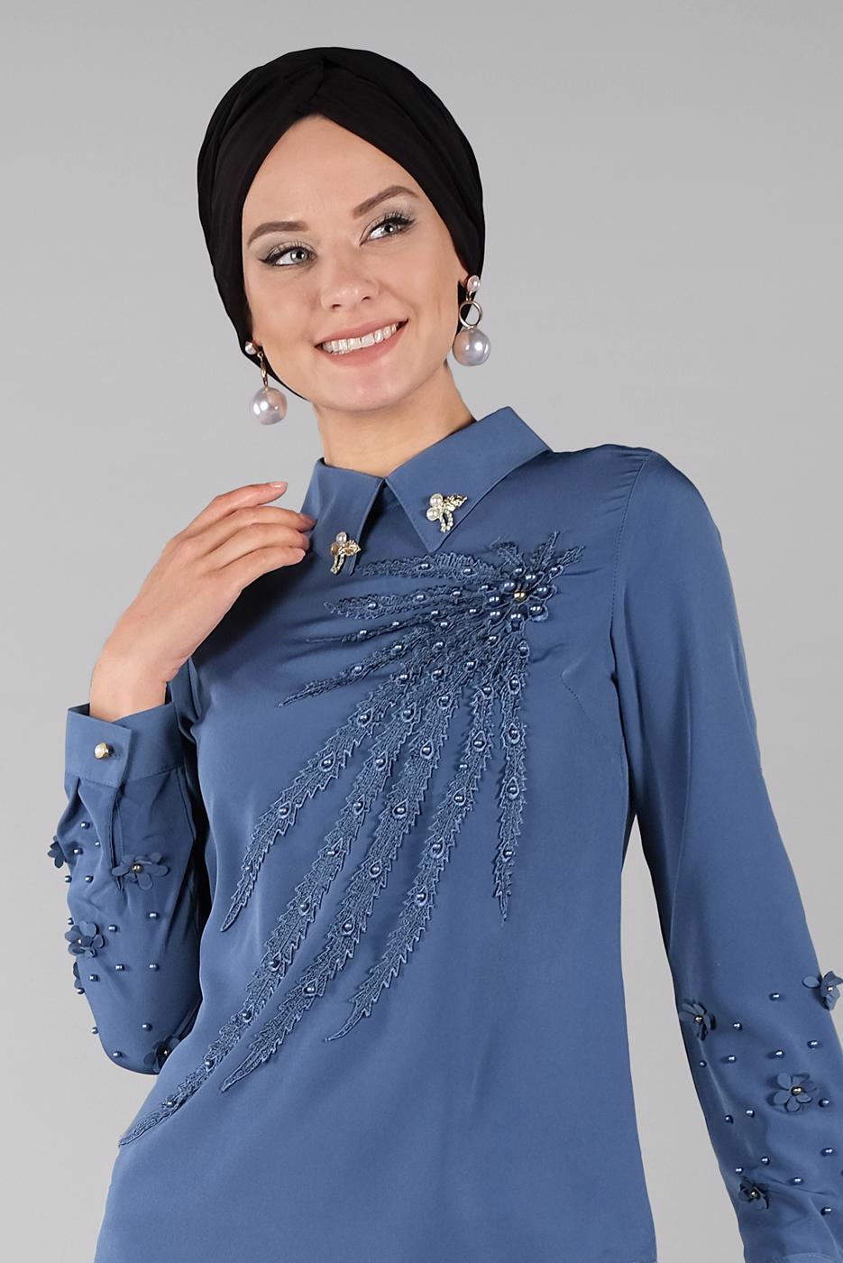 Vêtements hijab BLEU MARINE T 9946 AYTE-YAKA UCU AKSESUARLI İŞLEMELİ BLUZ