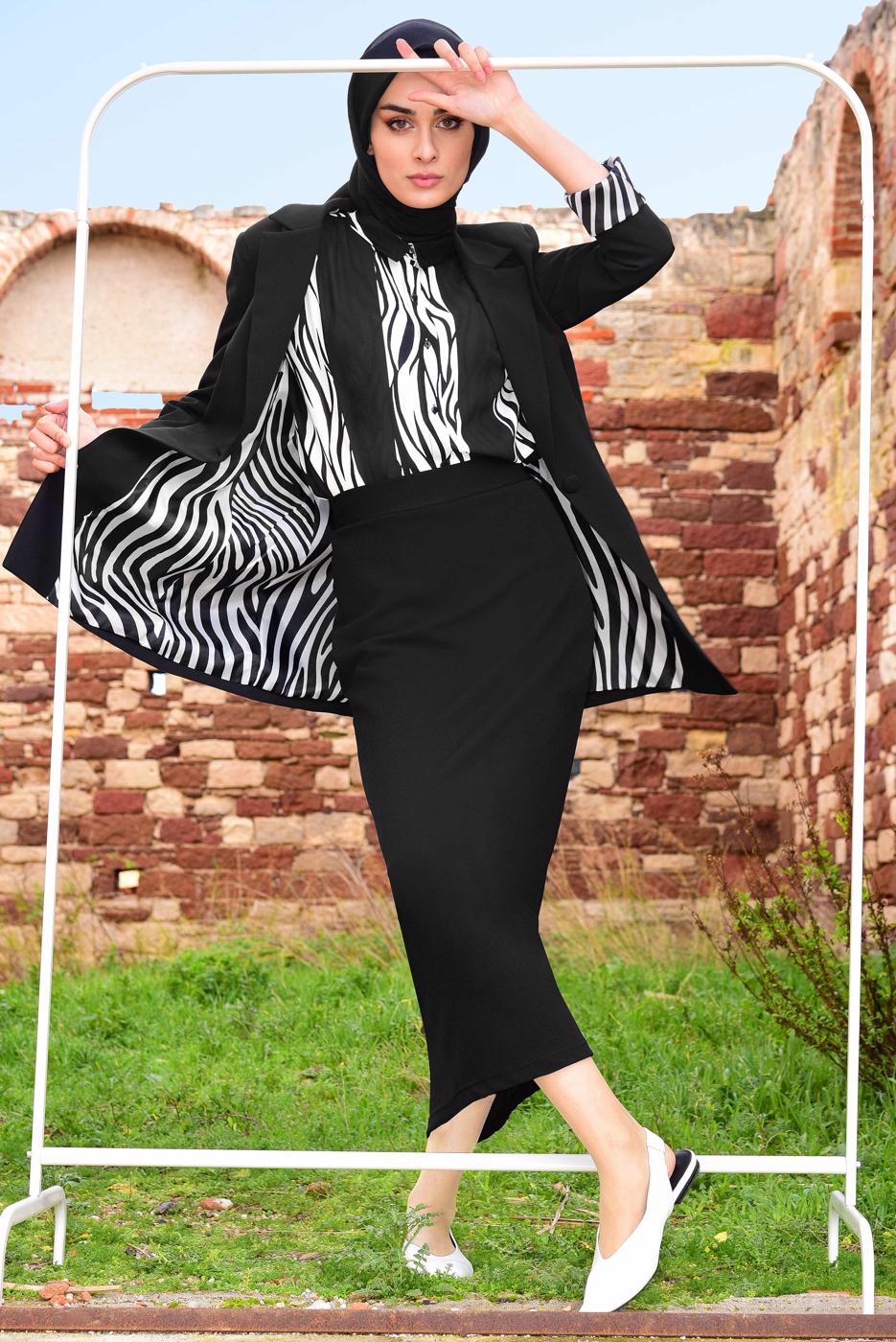 Tesettür giyim SİYAH DÜĞME DETAYLI BLAZER CEKET 4006