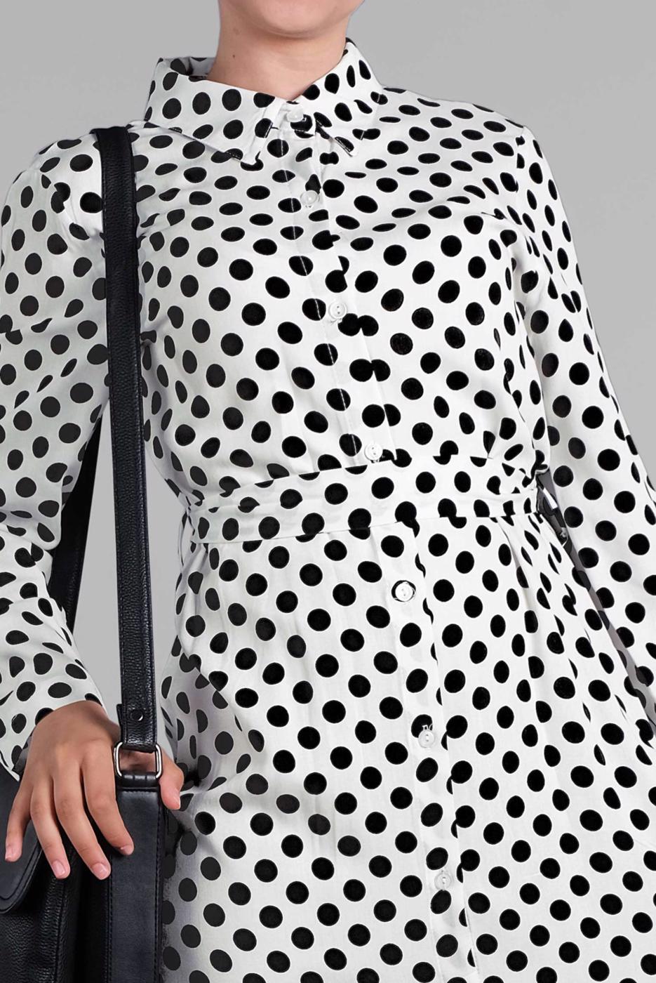 Tesettür giyim KREM DÜĞMELİ PUANTİYE DESENLİ ELBİSE 8937-2